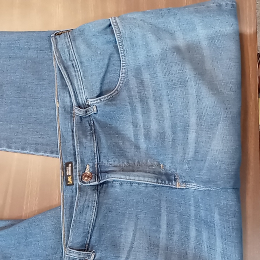 Lee Relaxed Fit Straight Leg Size 22W - Picture 3 of 4